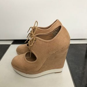 Spring wedges